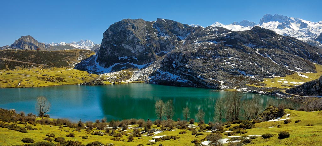 Lagos de Covadonga Casa de Aldea hotel Rural Villamarta