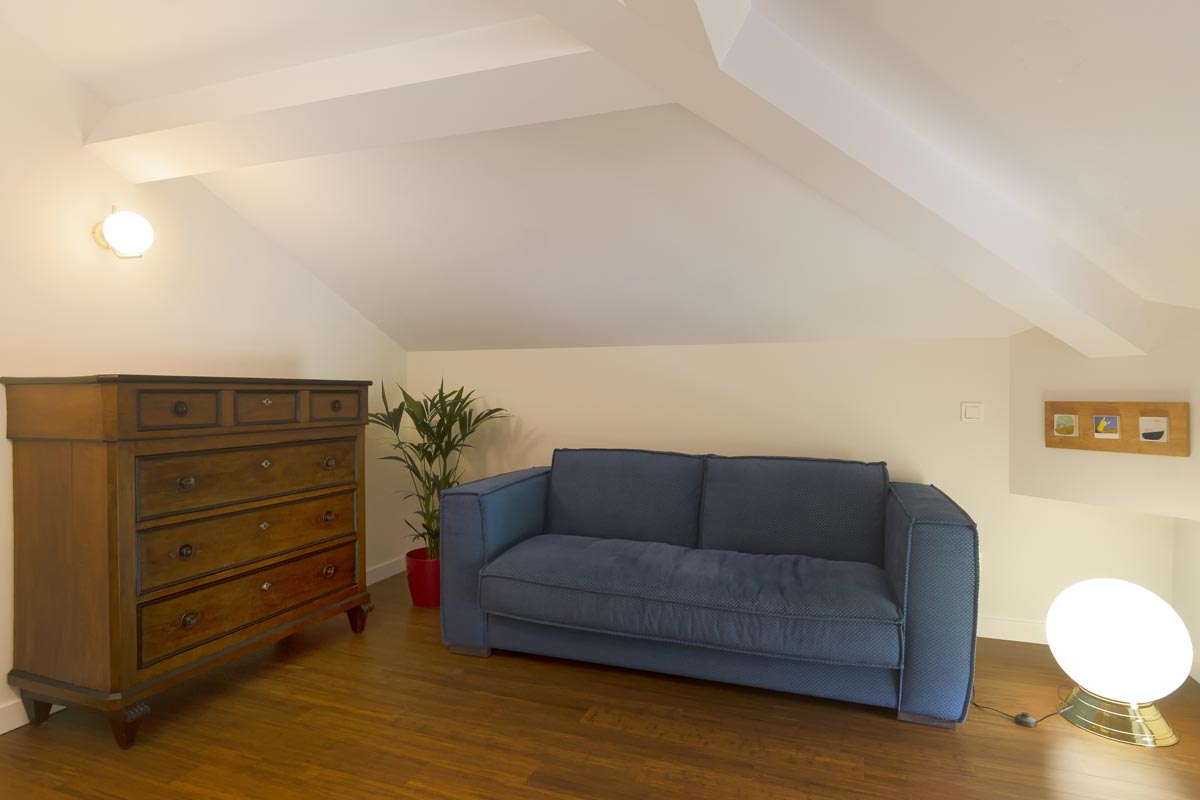 SUITE ABUHARDILLADA: ROBLEU